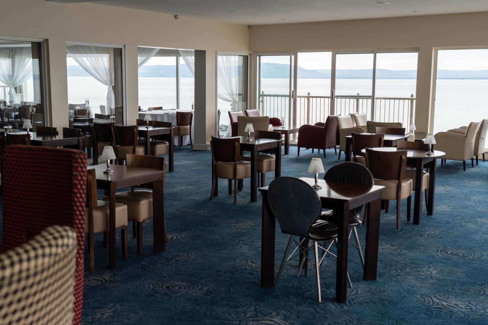 Redcastle Hotel Мовилл Экстерьер фото