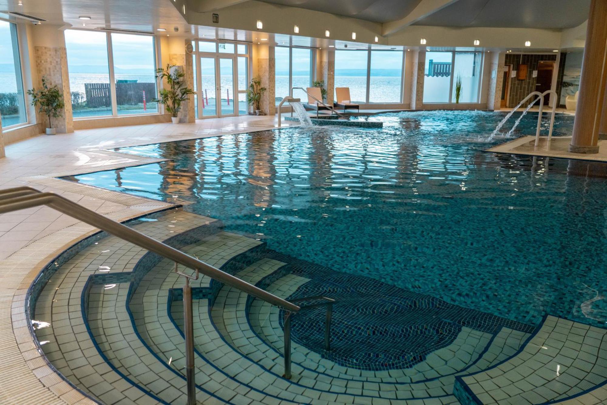 Redcastle Hotel Мовилл Экстерьер фото