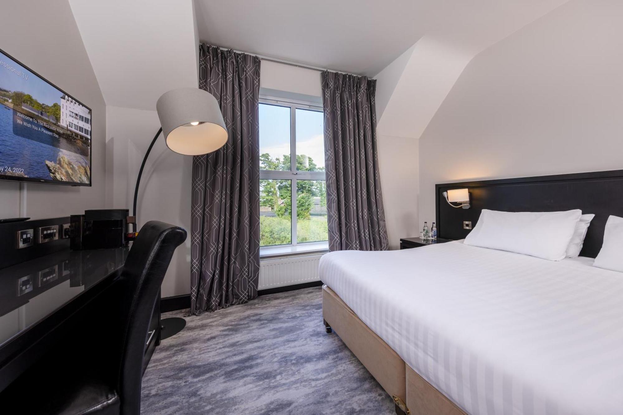 Redcastle Hotel Мовилл Экстерьер фото